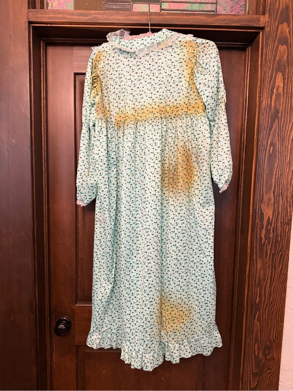 Adult Spirit Regan The Exorcist Costume (Gown and wig) + priest accesories